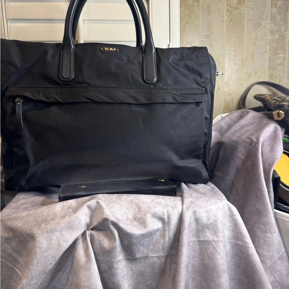 Tumi‎ Dara Voyager carry all Black Briefcase